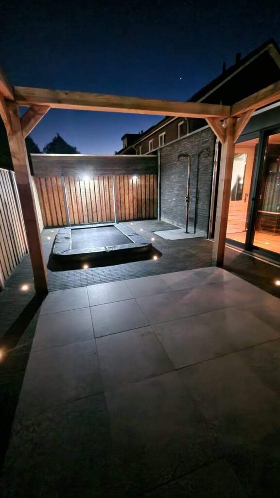 terras bestraten Limburg
stratenmaker Weert
keramische tegels buiten